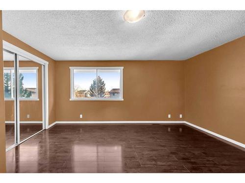 44-1515 Falconridge Drive Ne, Calgary, AB - Indoor Photo Showing Other Room