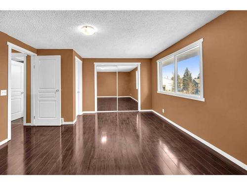 44-1515 Falconridge Drive Ne, Calgary, AB - Indoor Photo Showing Other Room