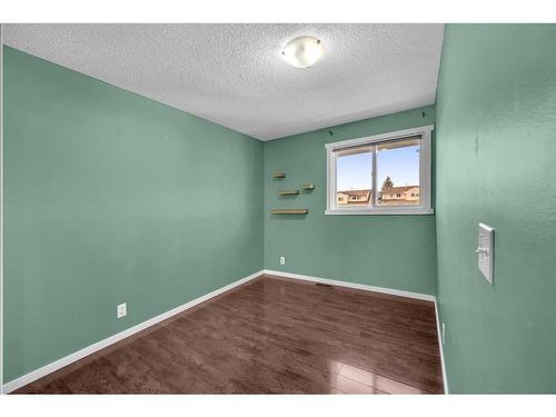 44-1515 Falconridge Drive Ne, Calgary, AB - Indoor Photo Showing Other Room