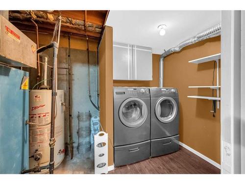 44-1515 Falconridge Drive Ne, Calgary, AB - Indoor Photo Showing Laundry Room