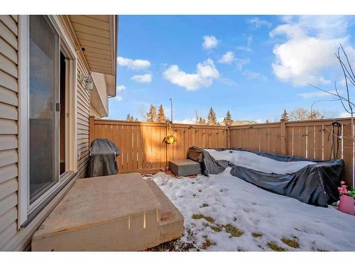 44-1515 Falconridge Drive Ne, Calgary, AB - Outdoor