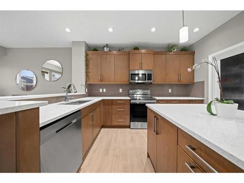 18 Masters Villas Se, Calgary, AB - Indoor Photo Showing Kitchen