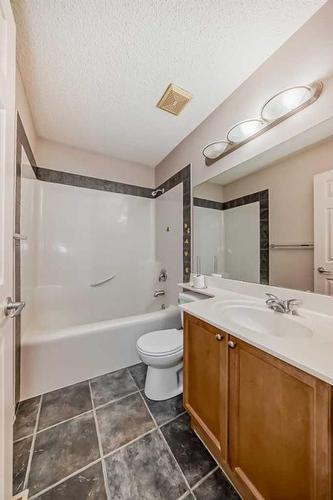 45 Everhollow Park Sw, Calgary, AB - Indoor Photo Showing Bathroom