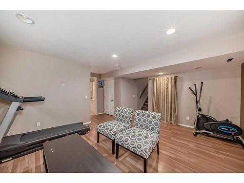 45 Everhollow Park Sw, Calgary, AB - Indoor Photo Showing Gym Room