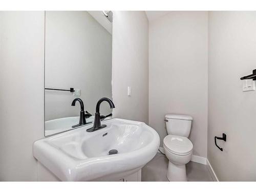 213 Sherwood Lane Nw, Calgary, AB - Indoor Photo Showing Bathroom