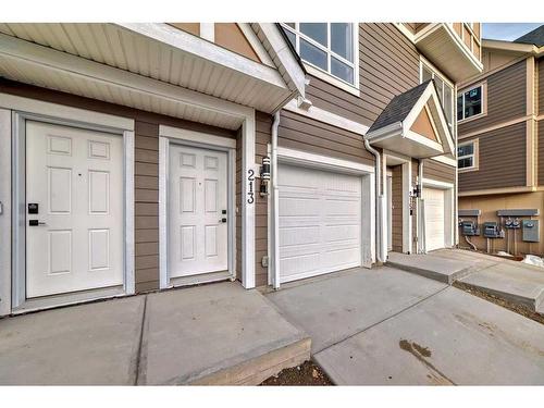 213 Sherwood Lane Nw, Calgary, AB - Outdoor