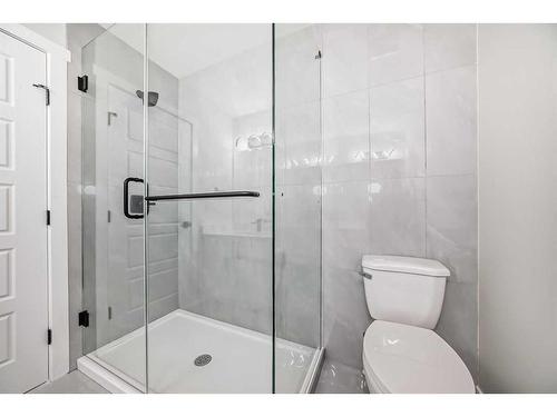 213 Sherwood Lane Nw, Calgary, AB - Indoor Photo Showing Bathroom