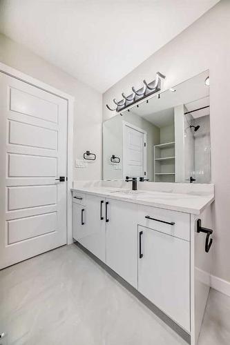 213 Sherwood Lane Nw, Calgary, AB - Indoor Photo Showing Bathroom