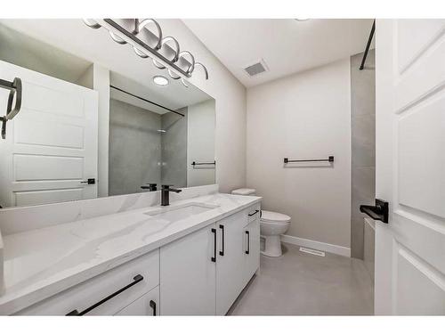 213 Sherwood Lane Nw, Calgary, AB - Indoor Photo Showing Bathroom