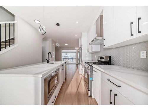 213 Sherwood Lane Nw, Calgary, AB - Indoor Photo Showing Kitchen With Upgraded Kitchen