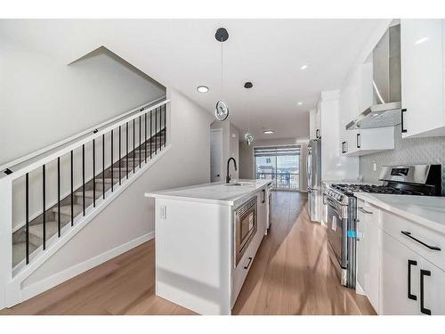 213 Sherwood Lane Nw, Calgary, AB - Indoor Photo Showing Kitchen With Upgraded Kitchen