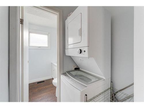 4851 Mardale Road Ne, Calgary, AB - Indoor Photo Showing Laundry Room