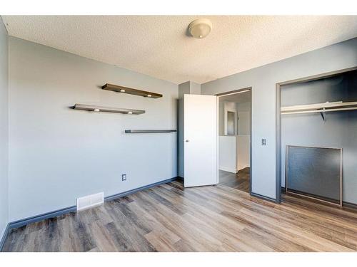 4851 Mardale Road Ne, Calgary, AB - Indoor Photo Showing Other Room