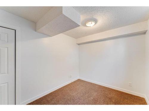 4851 Mardale Road Ne, Calgary, AB - Indoor Photo Showing Other Room