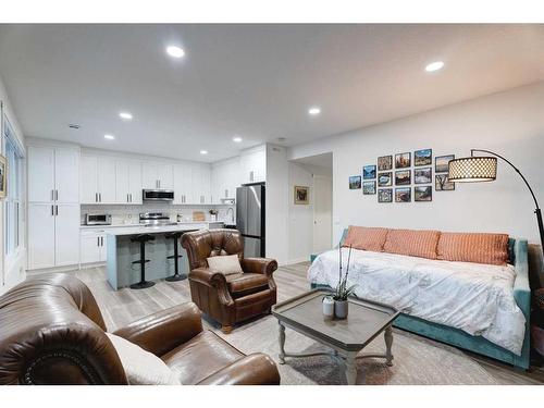 50 Riviera View, Cochrane, AB - Indoor Photo Showing Living Room