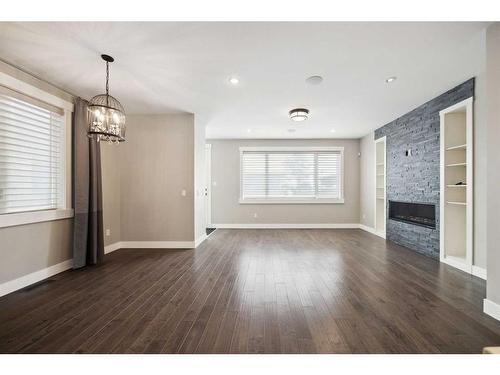 2114 Victoria Crescent Nw, Calgary, AB - Indoor With Fireplace