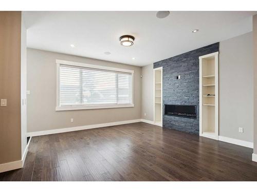 2114 Victoria Crescent Nw, Calgary, AB - Indoor With Fireplace