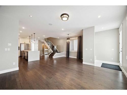 2114 Victoria Crescent Nw, Calgary, AB - Indoor Photo Showing Living Room