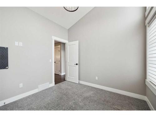 2114 Victoria Crescent Nw, Calgary, AB - Indoor Photo Showing Other Room