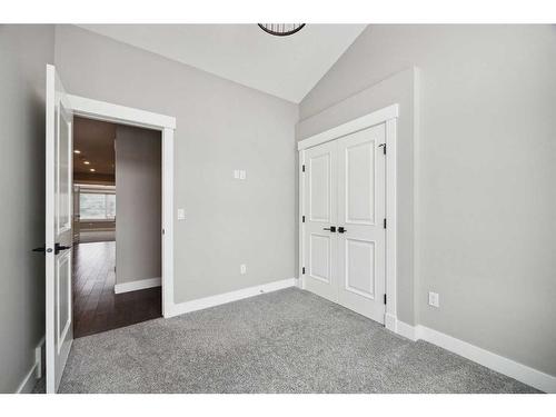 2114 Victoria Crescent Nw, Calgary, AB - Indoor Photo Showing Other Room