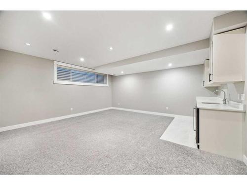 2114 Victoria Crescent Nw, Calgary, AB - Indoor Photo Showing Other Room