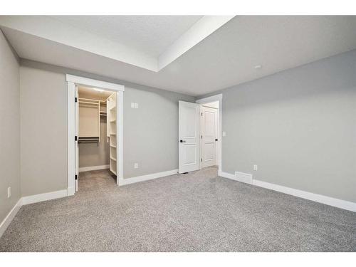 2114 Victoria Crescent Nw, Calgary, AB - Indoor Photo Showing Other Room