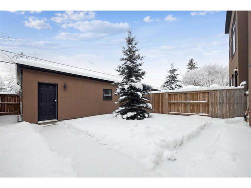 2114 Victoria Crescent Nw, Calgary, AB - Outdoor