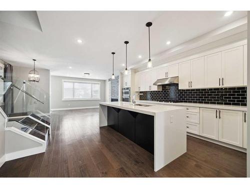 2114 Victoria Crescent Nw, Calgary, AB - Indoor Photo Showing Kitchen With Upgraded Kitchen