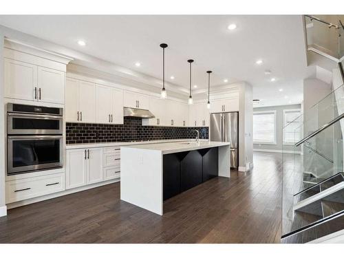 2114 Victoria Crescent Nw, Calgary, AB - Indoor Photo Showing Kitchen With Upgraded Kitchen