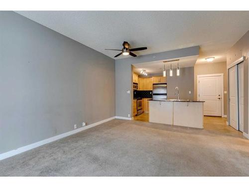 1104-5605 Henwood Street Sw, Calgary, AB - Indoor Photo Showing Kitchen