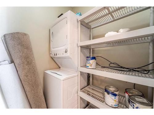 406-881 15 Avenue Sw, Calgary, AB - Indoor Photo Showing Laundry Room