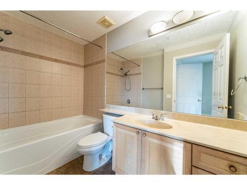 406-881 15 Avenue Sw, Calgary, AB - Indoor Photo Showing Bathroom