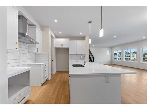 1642 Baywater Street Sw, Airdrie, AB - Indoor Photo Showing Kitchen With Upgraded Kitchen