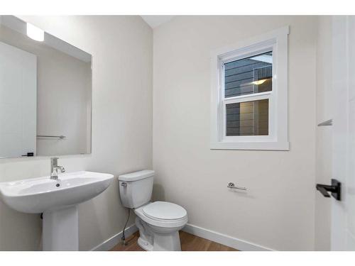 1642 Baywater Street Sw, Airdrie, AB - Indoor Photo Showing Bathroom