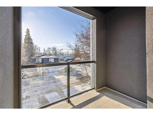 1-836 Mcpherson Road Ne, Calgary, AB - Outdoor With Balcony