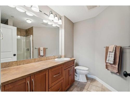 104-35 Aspenmont Heights Sw, Calgary, AB - Indoor Photo Showing Bathroom