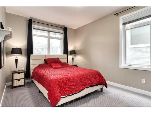 105-303 19 Avenue Sw, Calgary, AB - Indoor Photo Showing Bedroom