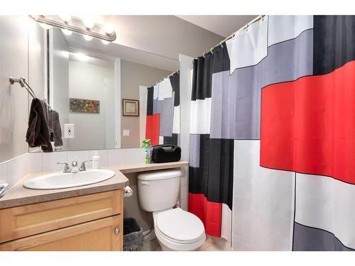 105-303 19 Avenue Sw, Calgary, AB - Indoor Photo Showing Bathroom