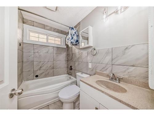 360 Abinger Crescent Ne, Calgary, AB - Indoor Photo Showing Bathroom