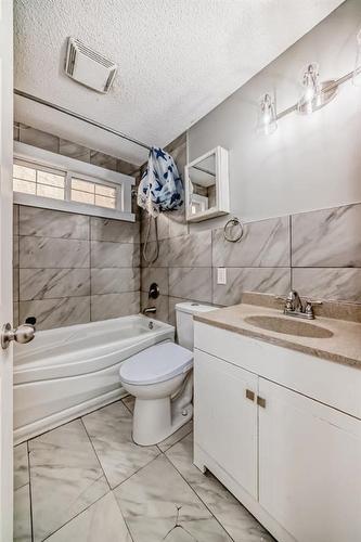 360 Abinger Crescent Ne, Calgary, AB - Indoor Photo Showing Bathroom