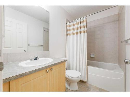 2038 Bridlemeadows Manor Sw, Calgary, AB - Indoor Photo Showing Bathroom