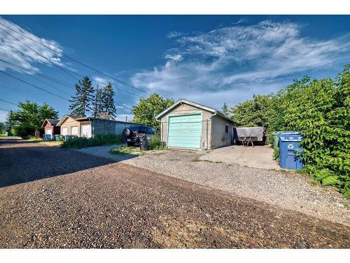 915 39 Street Se, Calgary, AB - Outdoor