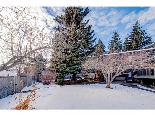 83 Chancellor Way Nw, Calgary, AB - Outdoor