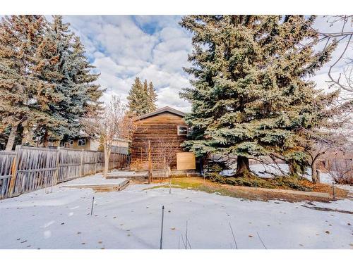 83 Chancellor Way Nw, Calgary, AB - Outdoor