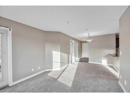 405-2715 12 Avenue Se, Calgary, AB - Indoor Photo Showing Other Room