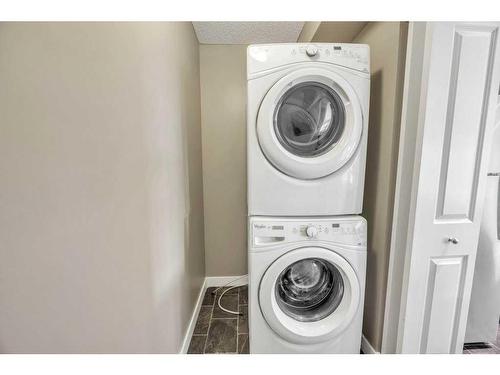 405-2715 12 Avenue Se, Calgary, AB - Indoor Photo Showing Laundry Room