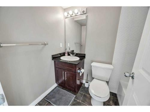 405-2715 12 Avenue Se, Calgary, AB - Indoor Photo Showing Bathroom