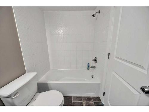 405-2715 12 Avenue Se, Calgary, AB - Indoor Photo Showing Bathroom