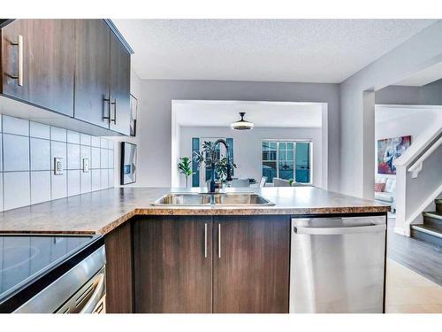 6 Cityscape Avenue Ne, Calgary, AB - Indoor Photo Showing Kitchen