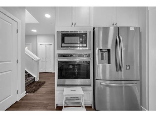 469 Creekrun Crescent Sw, Airdrie, AB - Indoor Photo Showing Kitchen With Stainless Steel Kitchen